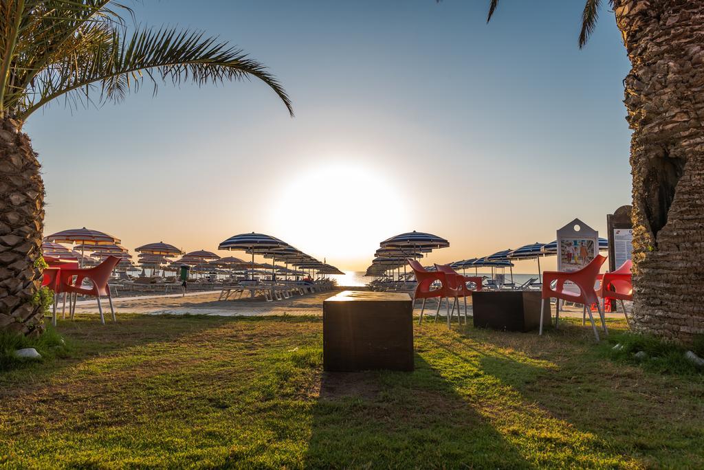 Hotel Taormina San Benedetto del Tronto Exterior photo