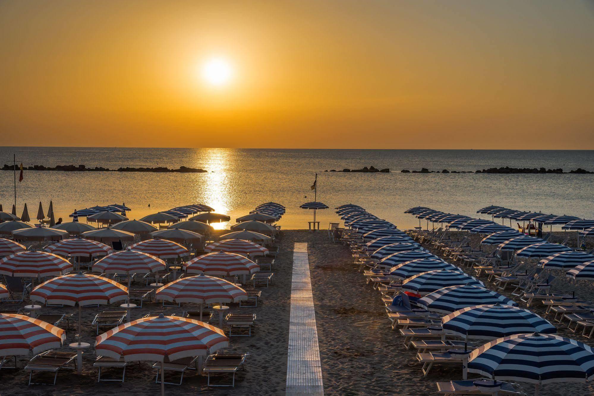 Hotel Taormina San Benedetto del Tronto Exterior photo